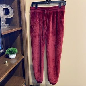 ‼️SOLD‼️ Ultra Soft Fuzzy Joggers - M